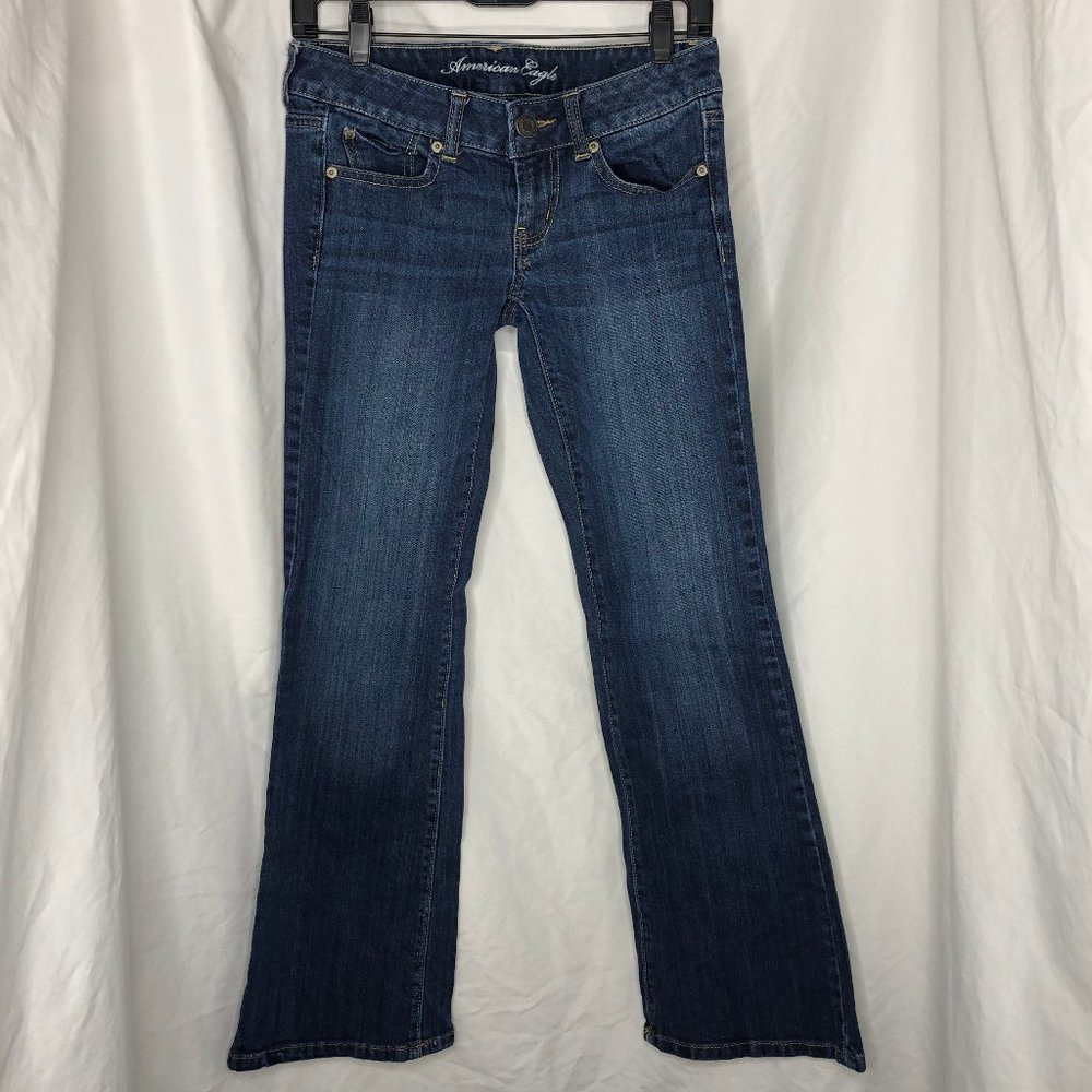 3️⃣ Bundle Women's American Eagle size 2 jeans